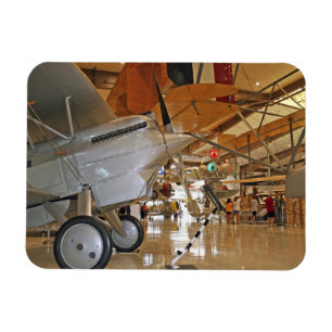 Imán Gente visitando el Museo Nacional de Aviación Nava