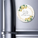 Imán Geométrico Purpurina de Oro Elegante De Moda Flora<br><div class="desc">imán boda. El diseño presenta un elegante patrón de marco geométrico purpurina de oro falso. Roses amarillos color agua y follaje verde en dos esquinas. Personalice esta plantilla para agregar su información. Haga clic en el personalizar para realizar más cambios. Todo es personalizable. Necesita personalización o preguntas y, a continuación,...</div>