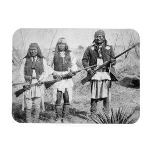 Imán Geronimo y tres de sus guerreros de Apache, 1886