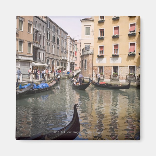 Imán Góndolas en un canal, Venecia, Italia (Frente)