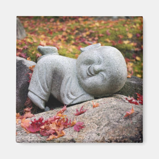Imán Graciosa estatua de monjes japoneses con hojas de