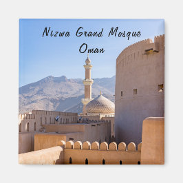 Imán Gran mezquita y minarete en Nizwa - Omán