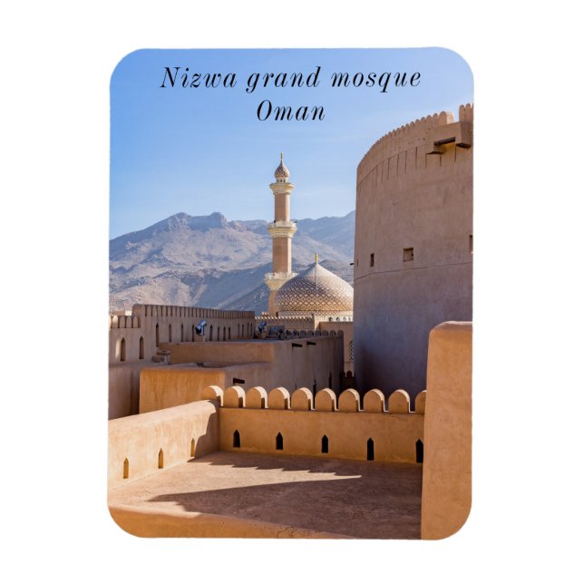 Imán Gran mezquita y minarete en Nizwa - Omán (Vertical)
