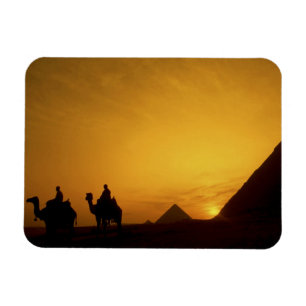 Imán Grandes Pirámides de Giza, Egipto al atardecer