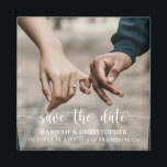 Imán Guardar La Foto De Fecha Un Guión Elegante Moderno<br><div class="desc">Anunciar la fecha de su boda con este elegante guión manuscrito guardar los imanes de fecha. Personalizar con su propia foto y detalles del boda.</div>