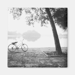 Imán Hanoi Vietnam, Bicicleta y lago Bay Mau parque Len