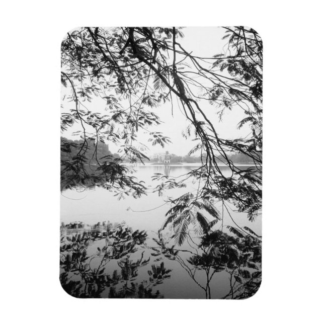 Imán Hanoi Vietnam, Hoan Kiem Lake View (Vertical)