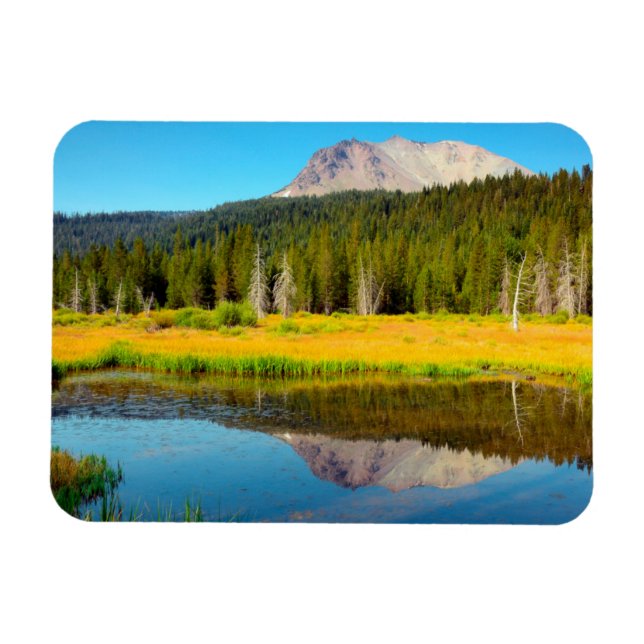 Imán Hat Lake en el Parque Nacional Volcánico Lassen (Horizontal)