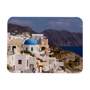 Imán Hermoso pueblo de Oia con edificios blancos