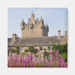 Imán Hermosos jardines y famoso castillo en Escocia 2