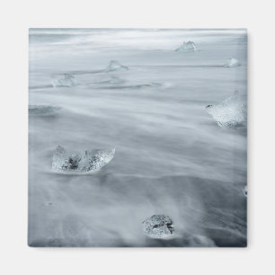 Imán Hielo y agua en una playa, Islandia