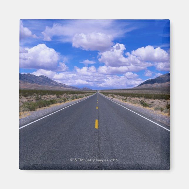 Imán Highway Through Death Valley, California (Frente)