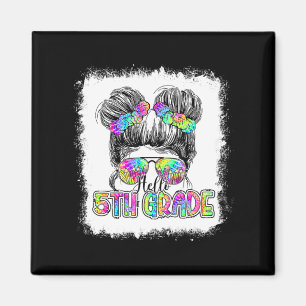 Imán Hola Chicas de bollo de quinto grado, tie Dye Cute