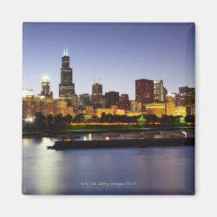 Imán Horizonte de Chicago céntrica en la oscuridad