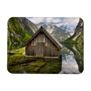 Imán Hostal en el lago Obersee, en los Alpes de Alemani