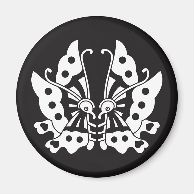 Imán Ikeda frente a mariposas (Frente)