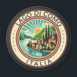 Imán Ilustracion Lago de Como Italia<br><div class="desc">Diseño artístico vectorial del lago Como. El lago de Como,  en la región lombarda del norte de Italia,  es una zona turística de gama alta conocida por su espectacular paisaje,  situado a los pies de los Alpes.</div>