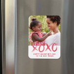 Imán IMAGEN DE Fotos El día de San Valentín XOXO para M<br><div class="desc">imán El día de San Valentín impreso personalizado personalizado con su foto y texto. Este moderno diseño minimalista cuenta con letras de color rojo a mano que dicen XOXO. El siguiente mensaje dice "Feliz Día de San Valentín a la mejor mamá" o puedes personalizar con tu propio mensaje especial para...</div>