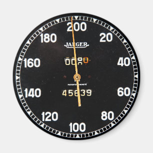 Imán Indicador viejo del velocímetro de un coche de