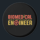 Imán Ingeniero biomédico divertido ingeniero humor inge<br><div class="desc">Ingeniero Biomédico Impresionante No Es Un Título Oficial De Trabajo. Diseño gracioso y humorístico para ingenieros biomédicos expertos y nerd. Esta mercadería genial e impresionante es para aquellos que trabajan en ingeniería biomédica o en disciplinas de ingeniería. Perfecto para los que disfrutan del humor, los juegos de palabras, los chistes...</div>