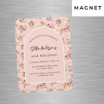 Imán Invitación de cumpleaños de oro con rosa floral de<br><div class="desc">Marco de arco sobre un patrón de pampas hierba y flores rosadas y una cruz dorada. Personalice y agregue un nombre y detalles.</div>