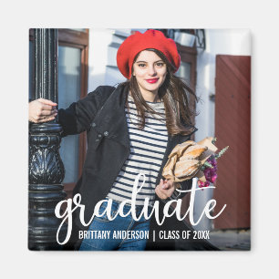 Imán Invitación moderna de graduación de guiones.