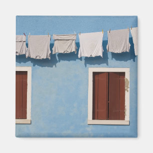 Imán Italia, Burano. Ropa tendida y ventanas a lo largo