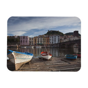 Imán Italia, Cerdeña, Bosa. Río Temo y Ponte