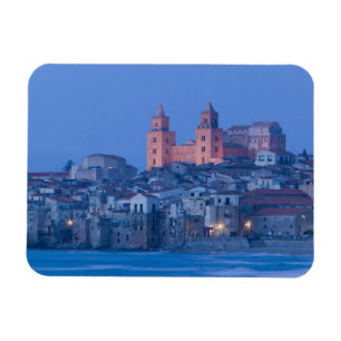 Imán Italia, Sicilia, Cefalù, Vista con Duomo desde