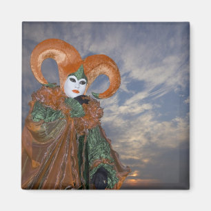 Imán Italia, Venecia. Mujer vestida con disfraz para