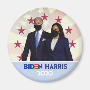Imán Joe Biden Kamala Harris vistiendo frascos