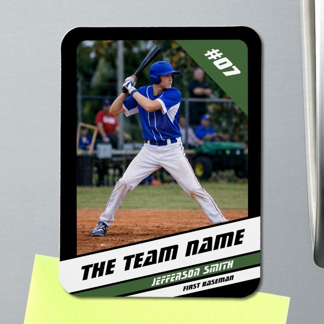 Imán Jugador de béisbol personalizable negro verde (Baseball Player Magnet in Black with Custom Team Name and White Green Stripes)