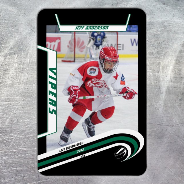Imán Jugador De Hockey Sobre Hielo Se Mantiene Con El N (Ice Hockey: Customize your magnet with a green jersey, player image, logo, and number.)