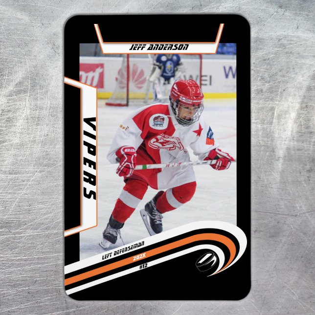 Imán Jugador De Hockey Sobre Hielo Se Mantiene Con El N (Ice Hockey: Vibrant orange jersey magnet featuring customizable player image, logo, and number.)