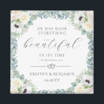 Imán La boda cristiana de Kristen favorece a la biblia<br><div class="desc">Añada un toque espiritual a sus favores matrimoniales con estos elegantes imanes de la boda cristiana con una hermosa corona de flores de acuarela blanca y exquisitamente pintadas a mano y vegetación eucaliptus y el verso de la Biblia "Ha hecho todo hermoso en su tiempo" (Eclesiastes 3:11). Para cambiar la...</div>