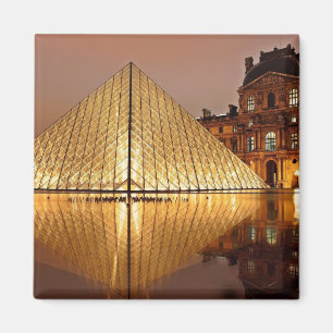 Imán La galería del Louvre, París por la noche