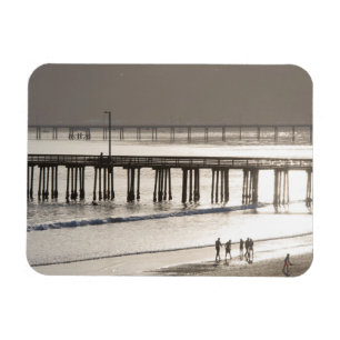 Imán La gente echando un vistazo a la playa de Avila