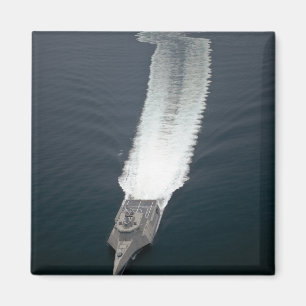 Imán La independencia litoral 2 de la nave de combate