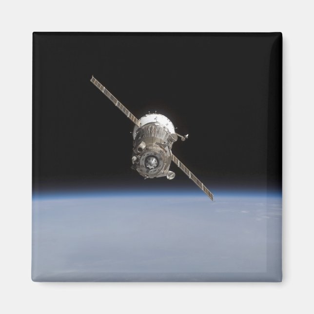 Imán La nave espacial Soyuz TMA-11 sobre el horizonte d (Frente)