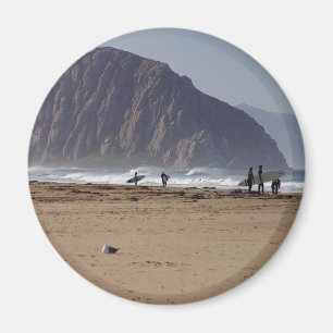 Imán La roca de Morro vara a personas que practica surf