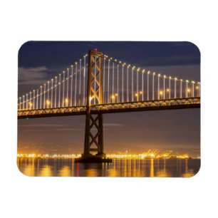 Imán La salida de la luna esta noche sobre el puente de