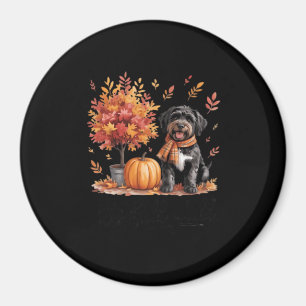 Imán Labradoodle negro es la calabaza otoñal