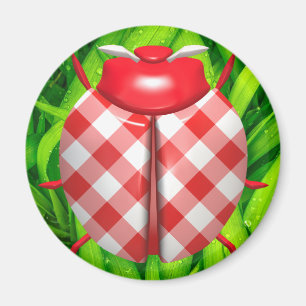 Imán Ladybug en el césped gingham check lindo rojo