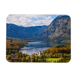 Imán Lago Bohinj en Eslovenia en otoño
