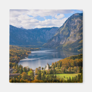 Imán Lago Bohinj en Eslovenia en otoño