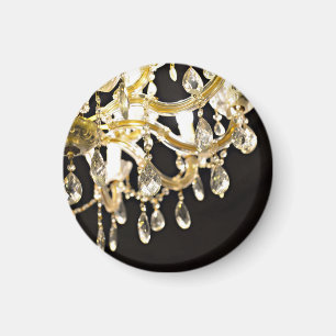 Imán Lámparas de cristal iluminado en el techo oscuro