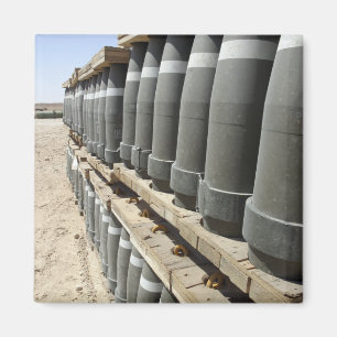 Imán Las filas de la munición se apilan y están