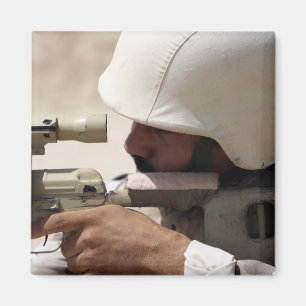 Imán Las vistas iraquíes del sargento de ejército en