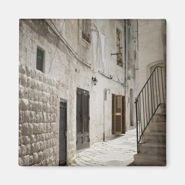 Imán Lavandería colgando para secar en un callejón en I (Frente)