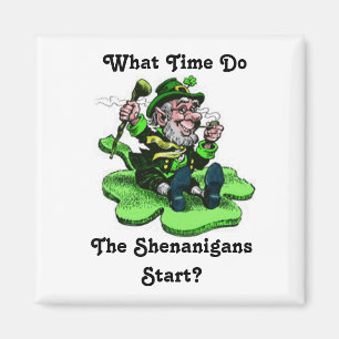 Imán Leprechaun Sentado En Un Shamrock